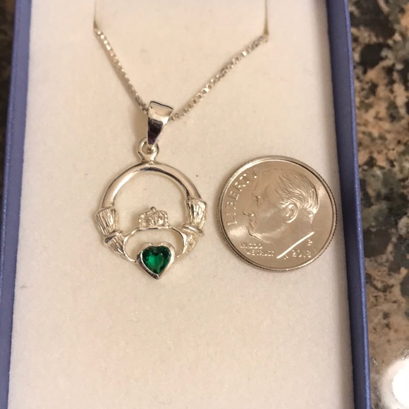 STERLING SILVER CLADDAGH PENDANT W/GREEN CRYSTAL - Picture 4 of 7